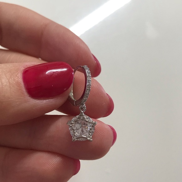 🌟 Sterling Silver Hoop Star Earrings - Picture 3 of 3